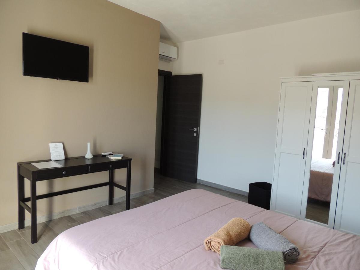 Il Colle Del Barone Bed & Breakfast Капотера Екстериор снимка
